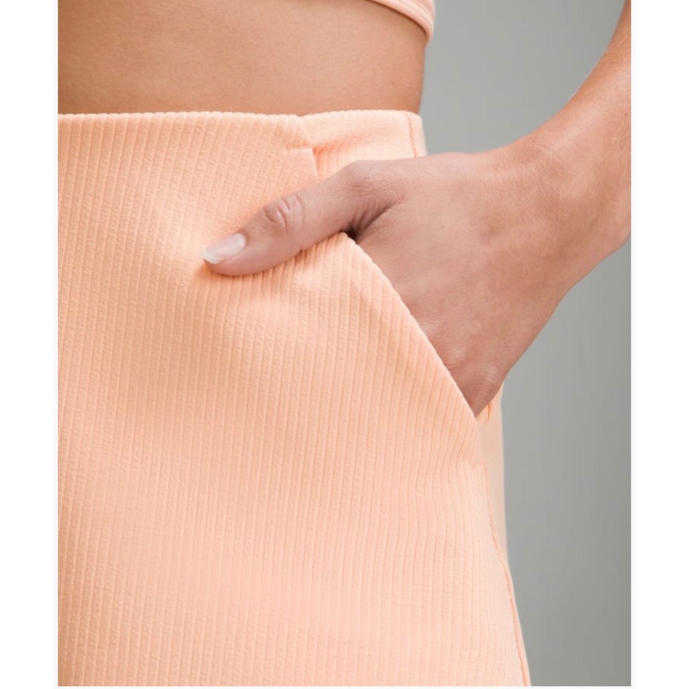 Lululemon Size 12 Softstreme High Rise Peach Bellini Ribbed Shorts Pockets - Picture 3 of 12